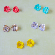 pretty flower stud earrings