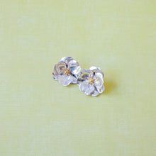 silver flower earring