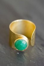 green adjustable ring
