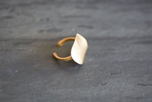 classic gold ring